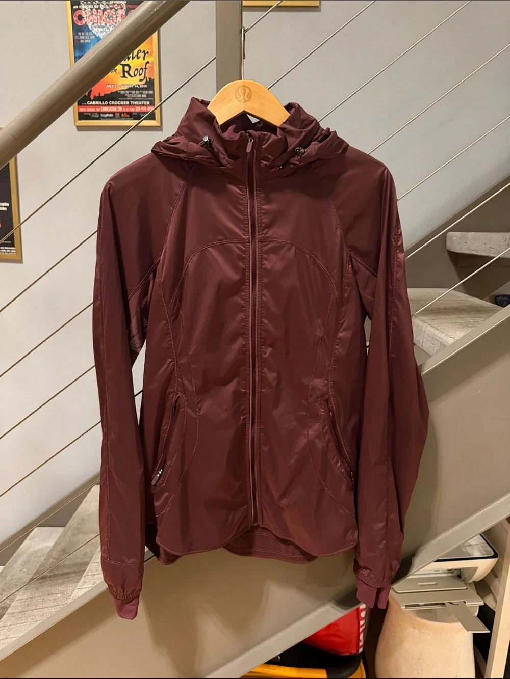 Lululemon Goal Smasher Jacket Women’s Size 6 Cassis Burgundy Hooded Windbreaker